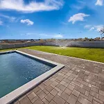 House Rose With Garden And Pool