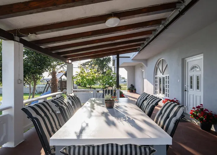 Semesterbostad House Rose With Garden And Pool *