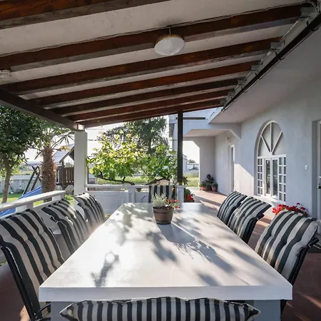 Casa vacanze House Rose With Garden And Pool *